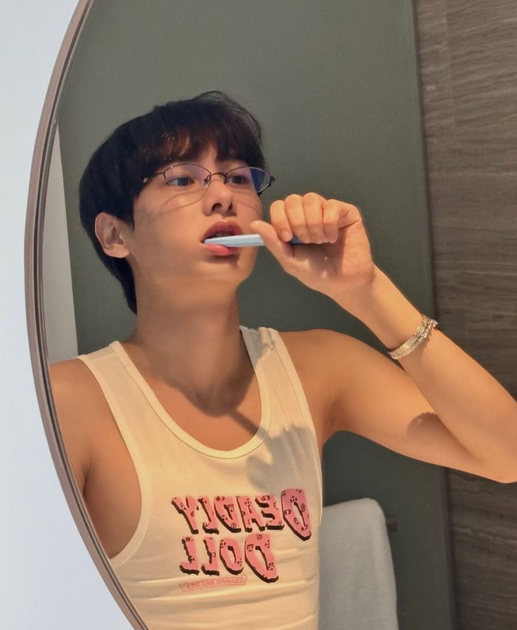 luxhours's tweet image. ⠀
⠀
            luxhours  ♧  sns update
            ≡  072325    ⫶    ⟟   disabled  

            proof of life! get unready w     
          me to laze around some more. 

⠀⠀