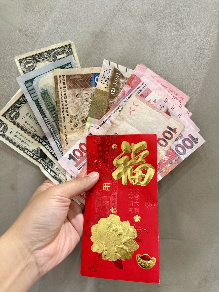 KingKong9888's tweet image. My little daughter received more red-pocket gift money over the Summer holidays. It looks like I will have to visit the coin shop to buy more #Silver for her.