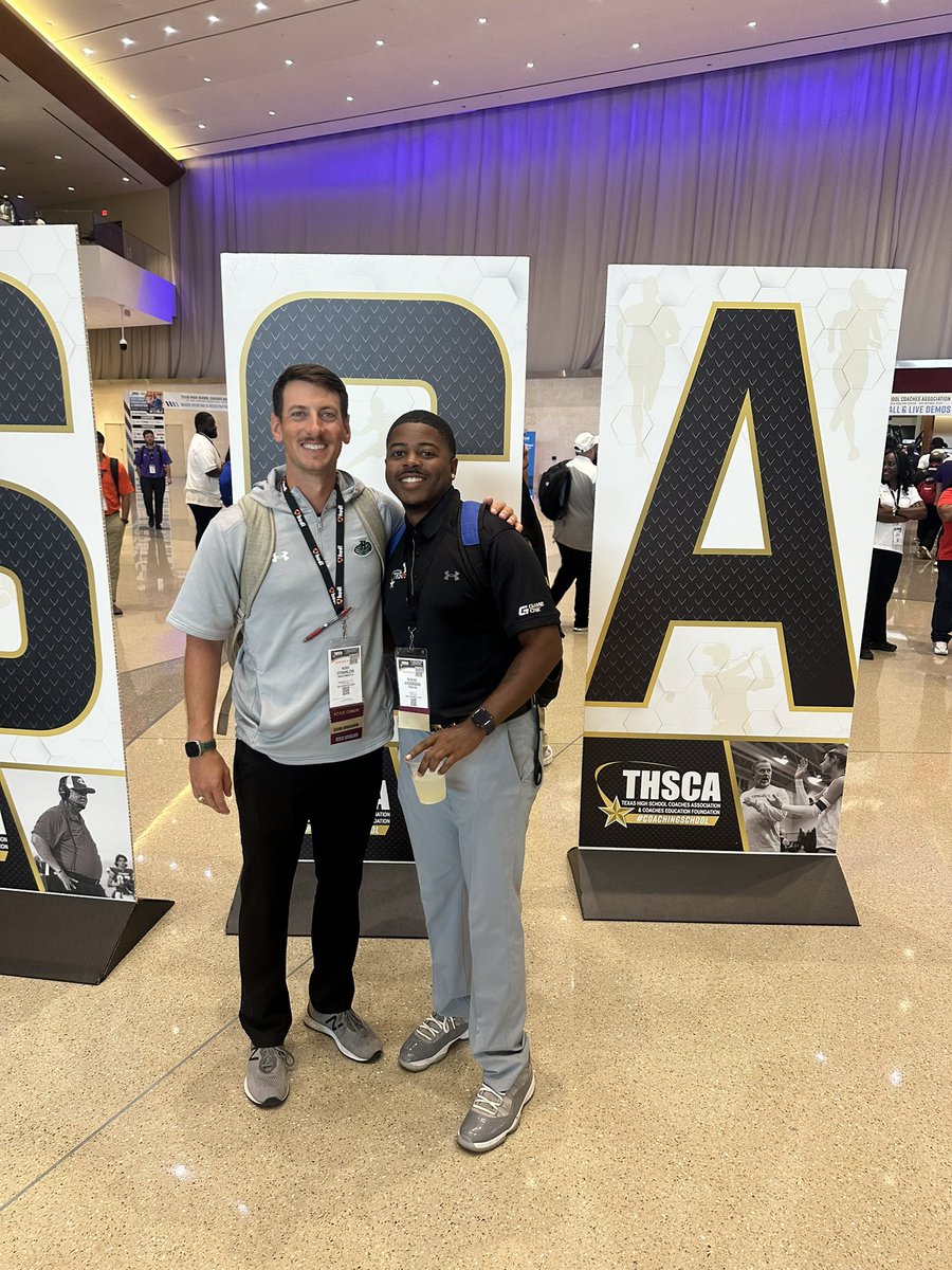 CoachAnderson3_'s tweet image. If you haven’t already give my guy @OHanlonRoss a follow!!! #VP