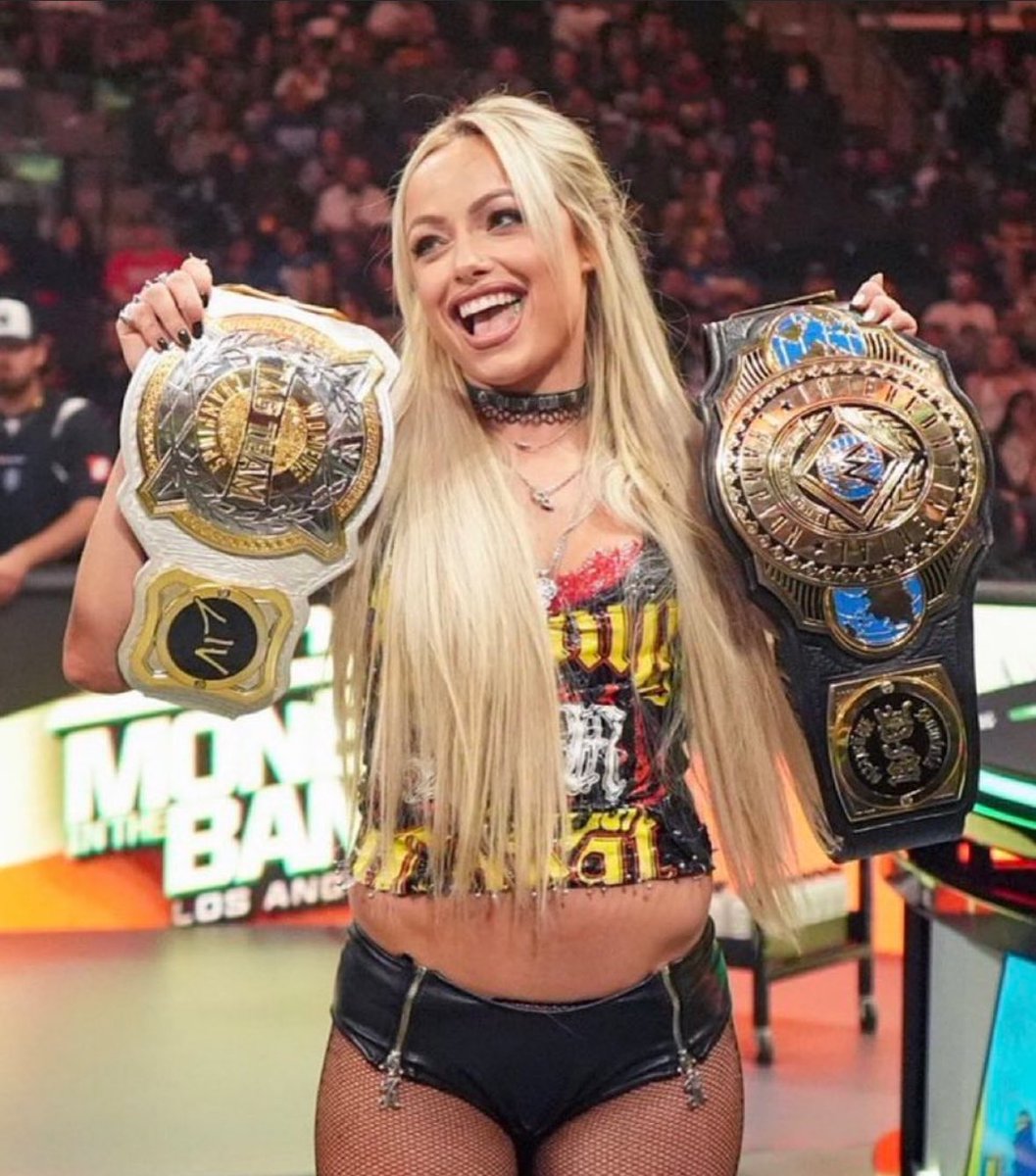 ademideee!🃏 (@politicalbryann) on Twitter photo 