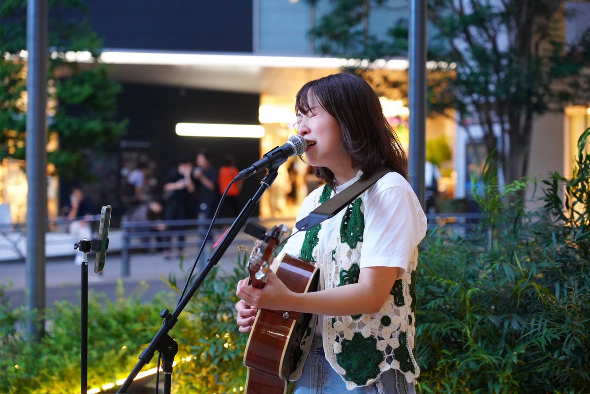 もっちゃん。 (@mocchannel_0409) on Twitter photo 2025.07.23 #SHIBUスポット
Shibuya Street Live <a href="/Shibuya_SL/">Shibuya Street Live</a>
皆さま、ありがとうございました🙏🙏
真唯, <a href="/midorinokyoryu0/">真唯,【ミドリノキョウリュウVo.】</a>
おと. <a href="/oto_mogumogu/">お と .</a>
久しぶりのSHIBUスポットな気がして
この場所も本当に素敵な場所なので
頑張って盛り上げていくぞ‼️
8月も新たな出会いが多そうな予感🥹 2025.07.23 #SHIBUスポット
Shibuya Street Live <a href="/Shibuya_SL/">Shibuya Street Live</a>
皆さま、ありがとうございました🙏🙏
真唯, <a href="/midorinokyoryu0/">真唯,【ミドリノキョウリュウVo.】</a>
おと. <a href="/oto_mogumogu/">お と .</a>
久しぶりのSHIBUスポットな気がして
この場所も本当に素敵な場所なので
頑張って盛り上げていくぞ‼️
8月も新たな出会いが多そうな予感🥹