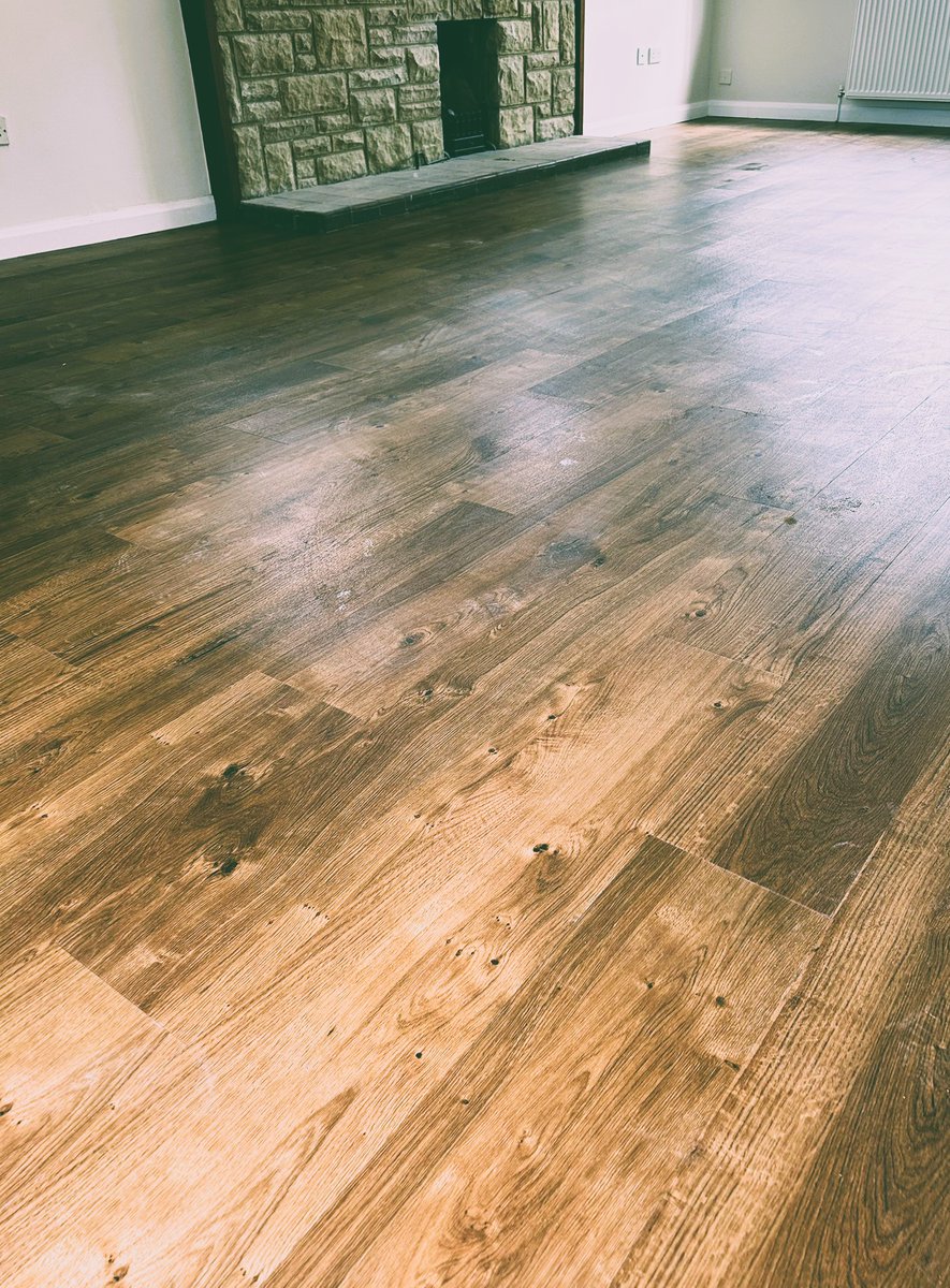 Middxflooring's tweet photo. We recently installed Amtico Spacia in Royal Oak, and the results are stunning! This classic wood-effect flooring brings warmth, texture, and a touch of luxury to any room — perfect for both modern and traditional interiors. 

#Amtico #Spacia #LVT https://t.co/RfVlPNSvTN
