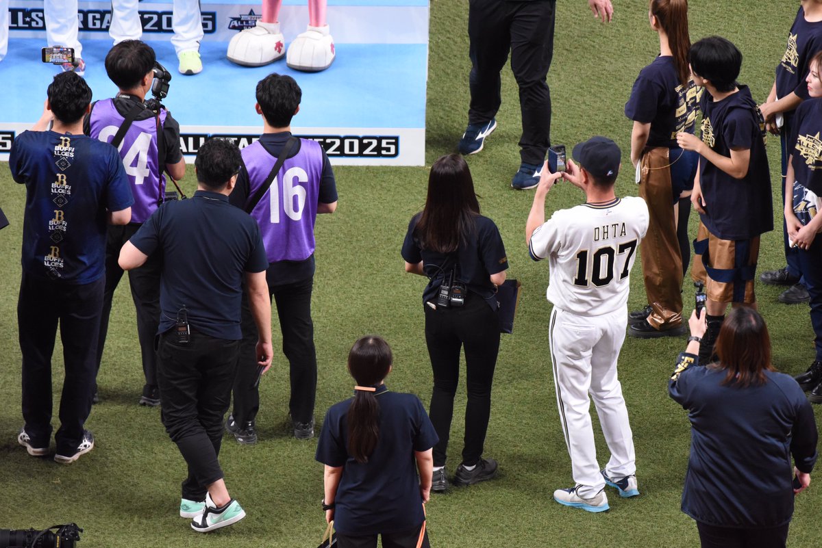 息子の写真を撮る父
#orix_buffaloes #Bs2025