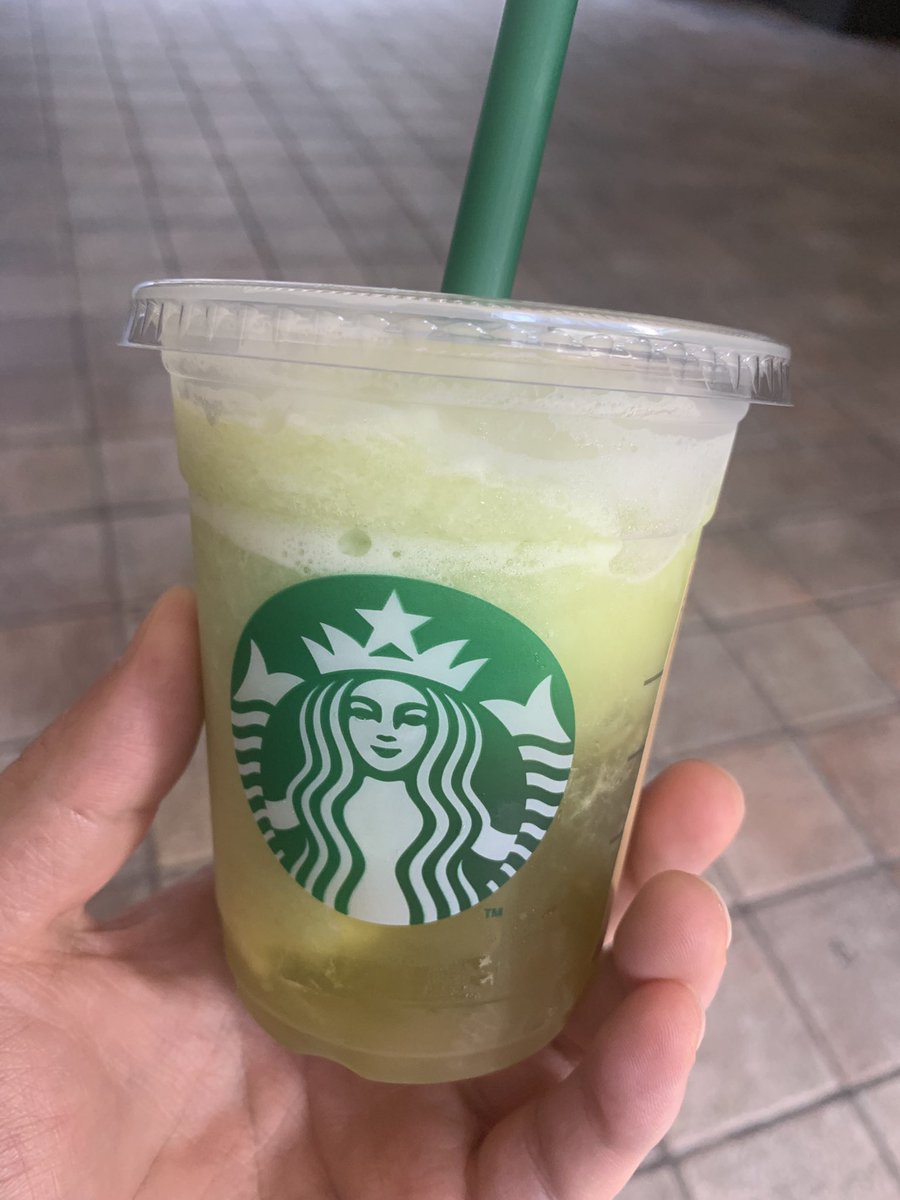 kei_hsgi1010's tweet image. そいえば稽古前にスタバのグランマスカットフラペチーノ飲めたー!
果実沢山で爽やかで冷たくて美味しかった〜!
夏ですなぁ〜、、、🫠🫠