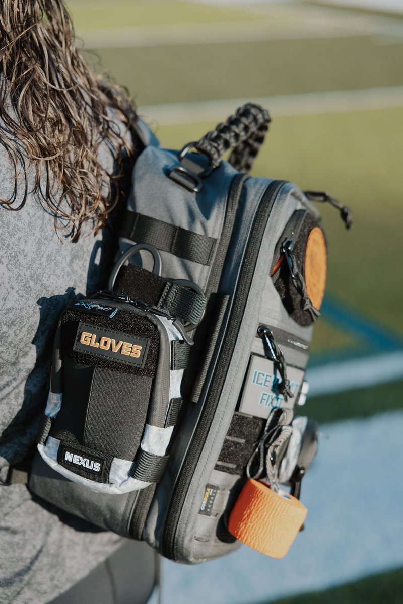 We've finally made our own glove dispenser pouch! It also works great with dispensing gauze and it can mount onto our kits in multiple ways or be worn on the hip like the Firefly ⚡
