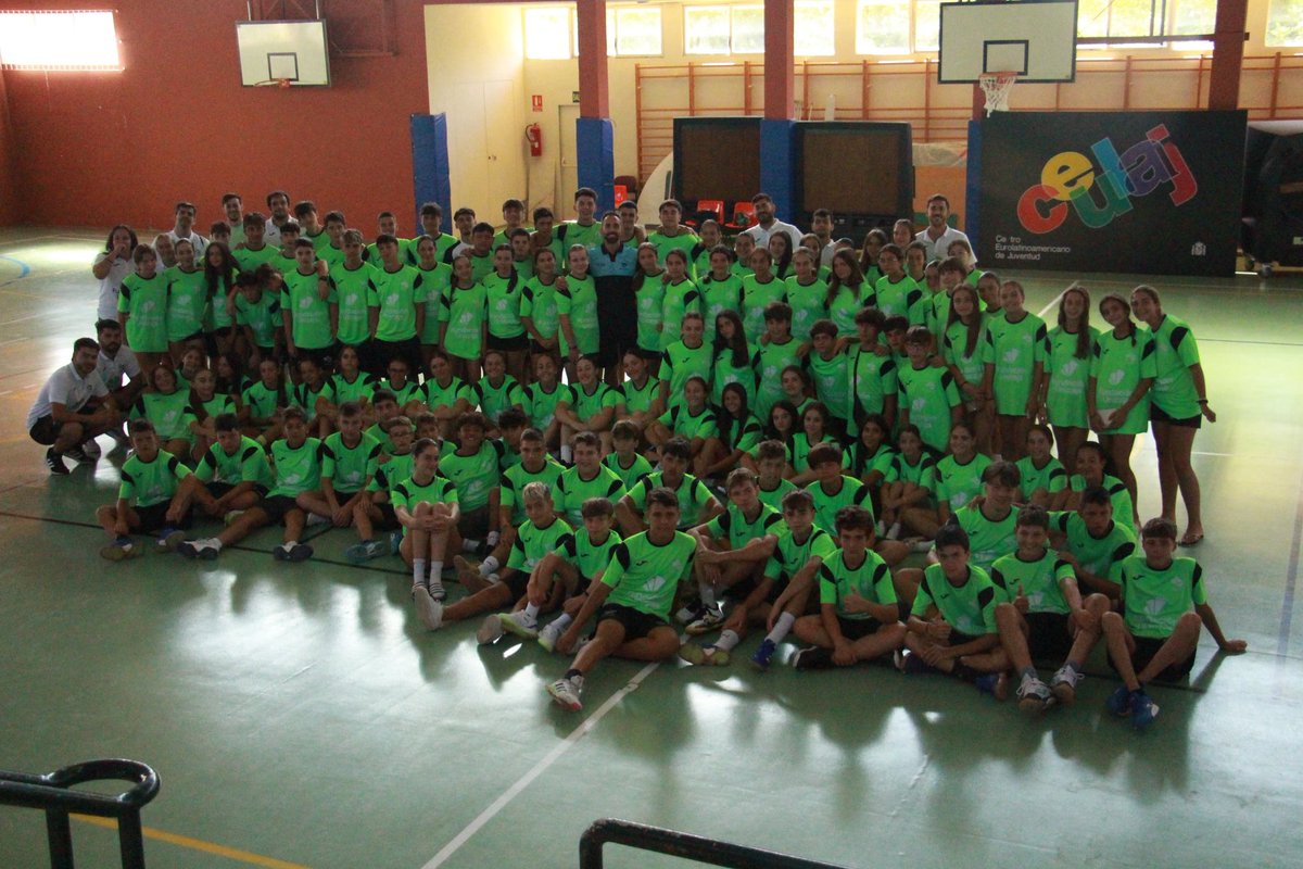 💪 ¡Hoy hemos recibido la visita de <a href="/Cacuen10/">José Cuenca Cano</a>!

🔝 El capitán de <a href="/AngelXimenezBM/">BM Ángel Ximénez Puente Genil</a> ha ofrecido además una sesión de entrenamiento específica para extremos 🤾‍♂️🤾‍♀️

¡Muchas gracias por venir al #CampusFABM2025! 👏

#BalonmanoAndalucía