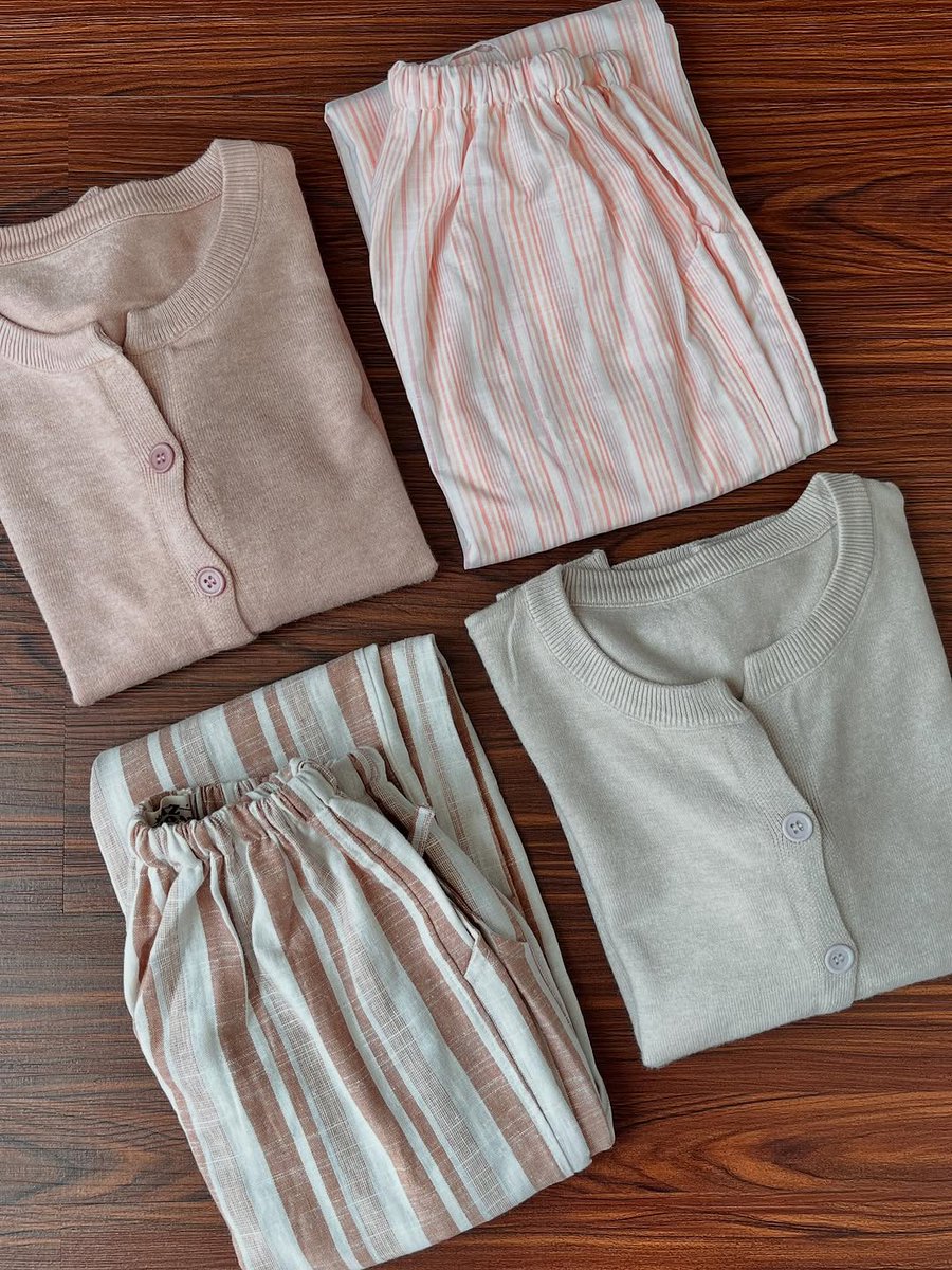 yourtinys's tweet photo. cardigan and stripe pants outfit combination

— a thread https://t.co/6nnJsqDZcL