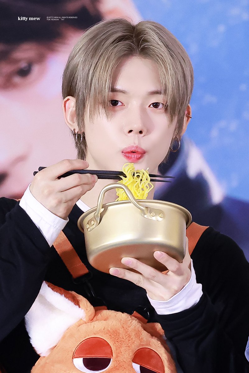 kittymew99's tweet image. 250723 HQ 라결남 닉값 레전드
#연준 #YEONJUN #ヨンジュン
#TOMORROW_X_TOGETHER