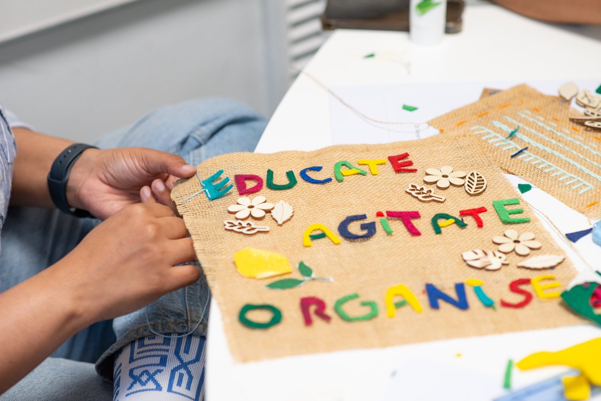 AFSEE_LSE's tweet image. AFSEE Fellows and staff had the opportunity to take part in a participatory embroidery workshop run by Dr Tanya Harmer and Gloria Miqueles during Module 4 🪡
 
The workshop explored the role art can play in communicating dissent and resistance during democratic crises ✊