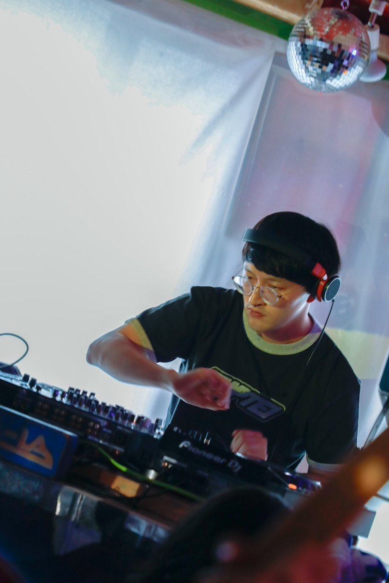 New_Action's tweet image. ◤◢◤ 📸NEW PHOTO UP⚡️◢◤◢
New Action! × Cosmic Mauve
2025.7.5 at 江ノ島Oppa-La
🎧DJ 片山翔太 (@katasho)
📸photo by ゆーた (@yt_sw12)
#ニューコズ