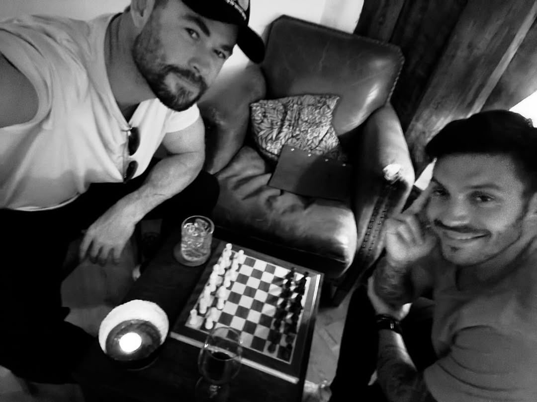 FIDE_chess's tweet image. 🧠⚡ Thor’s new weapon?
Not the hammer… but Chess.
Repost: @chrishemsworth