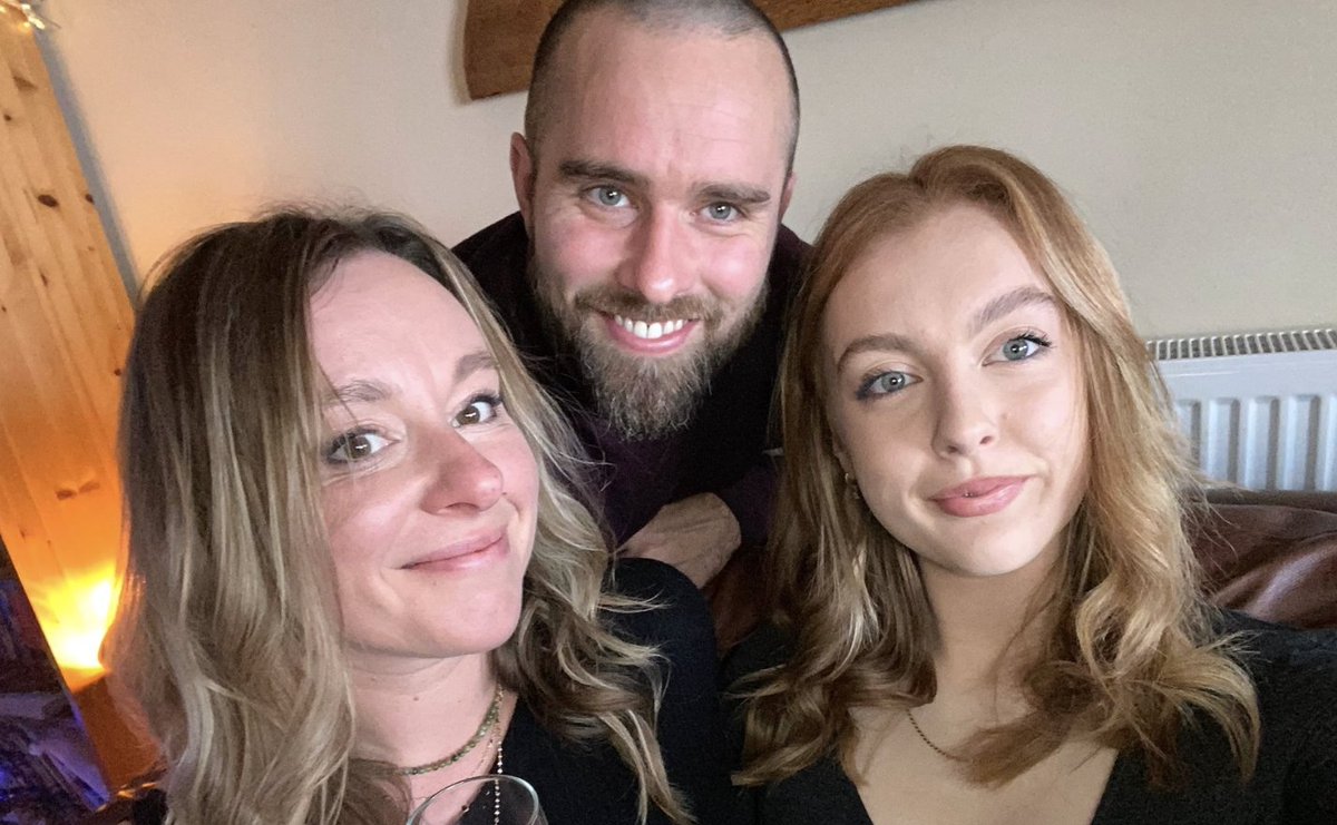 DailyMirror's tweet image. Teen Brit holidaymaker struck down with meningitis as family hit with £40k bill
mirror.co.uk/news/world-new…