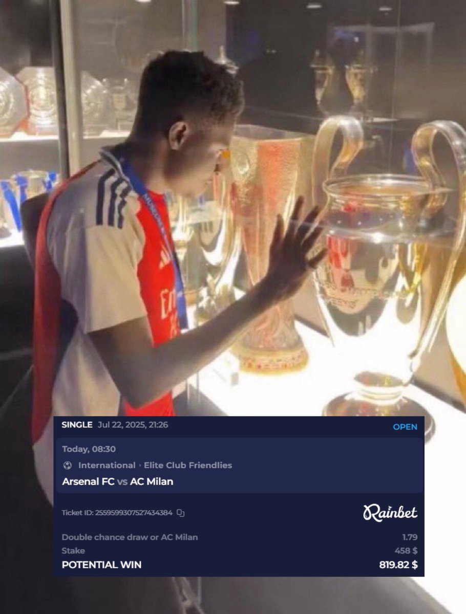 HardChelseaPics's tweet image. So called “European giants” got their fans looking at our trophy like this 😭