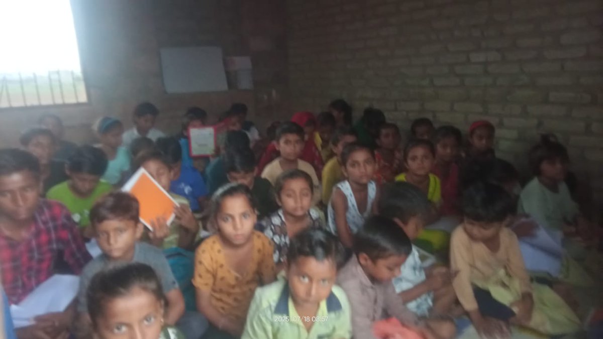 Caresglobalusa's tweet image. 🌟 Voices of the Future! 🌟
Children at Cares Global School, #Jodhpur stole hearts with a delightful #poem recitation! 🎤✨
A #celebration of expression, confidence & creativity.
#CaresGlobalSchool #Jodhpur #PoemRecitation #YoungVoices
