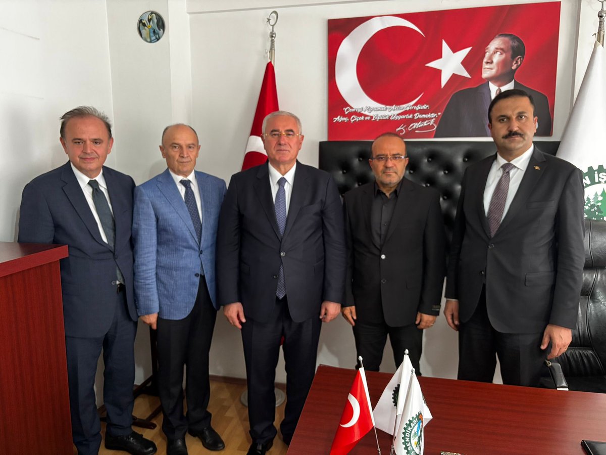 Kamu Denetçiliği Kurumu (Ombudsmanlık) (@trombudsman) on Twitter photo 📍Artvin
Kamu Başdenetçisi Sayın Mehmet Akarca ve Kurumumuz Genel Sekreteri Sayın Mehmet Doğan, “Ombudsman Artvinlilerle Buluşuyor” programına katılmak üzere bulundukları Artvin’de, Öz Orman-İş Sendikası Bölge Başkanı Sayın Süleyman Şeyhoğlu’nu ziyaret etti.
<a href="/SuleymanSeyhog1/">Suleyman Seyhoglu</a> 📍Artvin
Kamu Başdenetçisi Sayın Mehmet Akarca ve Kurumumuz Genel Sekreteri Sayın Mehmet Doğan, “Ombudsman Artvinlilerle Buluşuyor” programına katılmak üzere bulundukları Artvin’de, Öz Orman-İş Sendikası Bölge Başkanı Sayın Süleyman Şeyhoğlu’nu ziyaret etti.
<a href="/SuleymanSeyhog1/">Suleyman Seyhoglu</a>