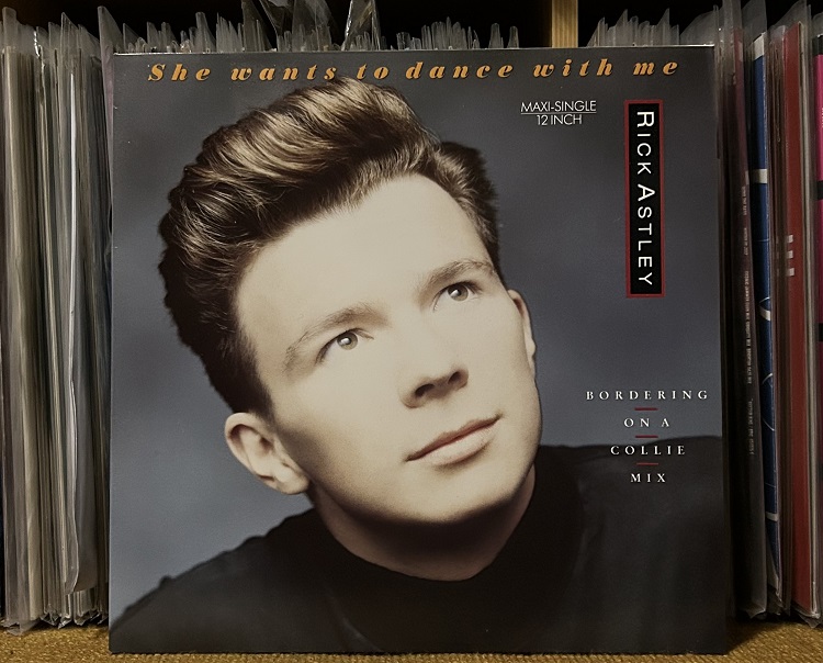 #NowPlaying 
She Wants To Dance With Me (Bordering On A Collie Mix) / Rick Astley

Produce: Phil Harding &amp; Ian Curnow, Rick Astley
Remix, Engineer: Phil Harding
<a href="/phardingmusic/">phil harding</a> <a href="/PWLHitFactory/">PWL The Hit Factory</a> 
Released: 1988
#PWL #RickAstley 

youtu.be/6165vv0R0us?si…