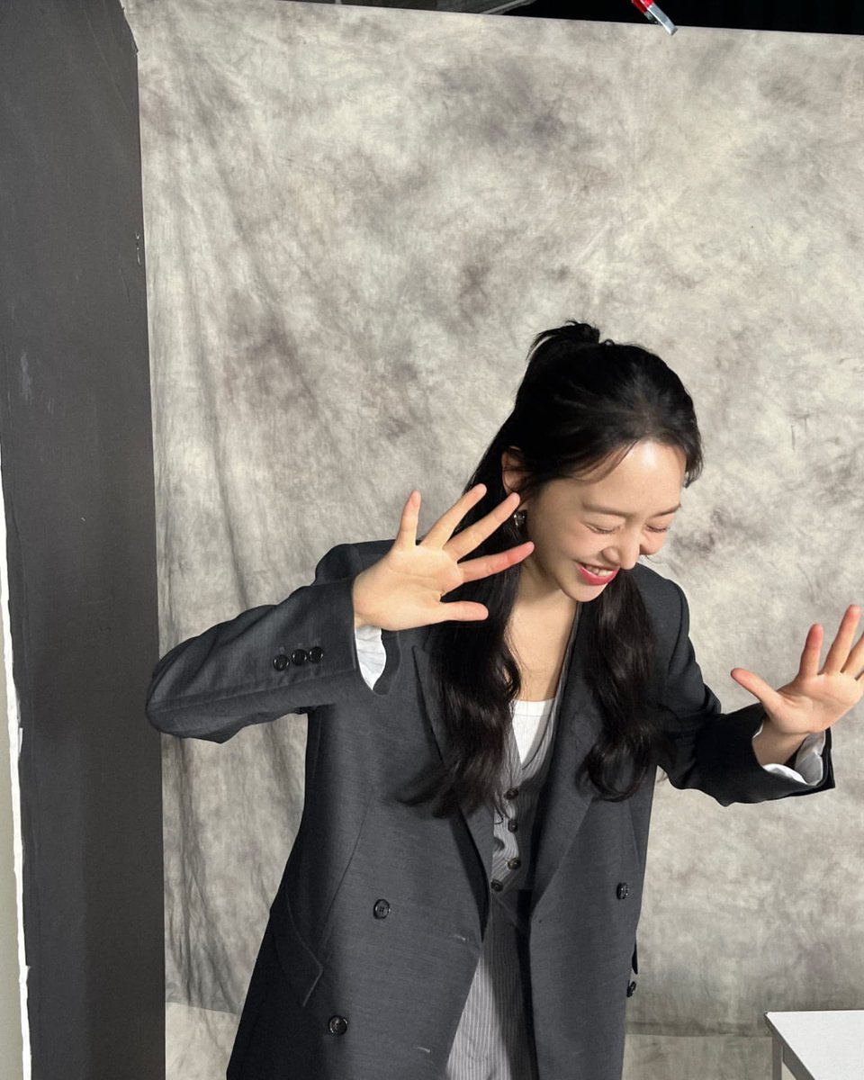 우리 토끼가 사진 천재라니....🐰

#신혜선