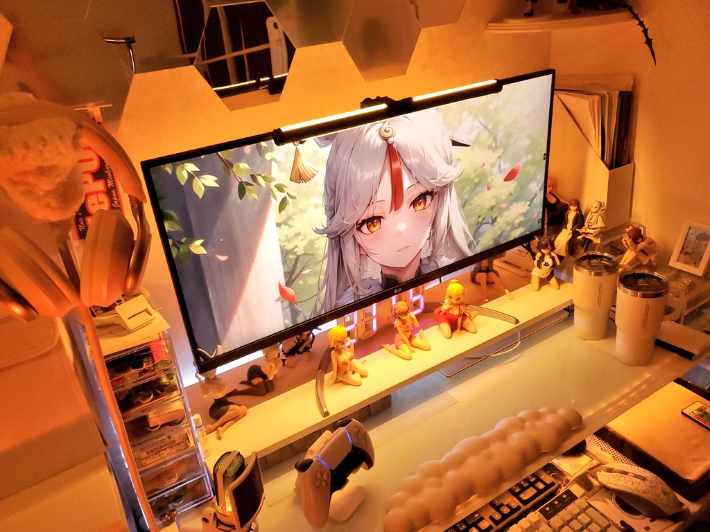 SSugoiyan's tweet image. 今日は岩元素の凝光ちゃん( *´艸｀)
明日は誰かな(*/∀＼*)
乞う御期待(*´∀｀*)
#desksetu
