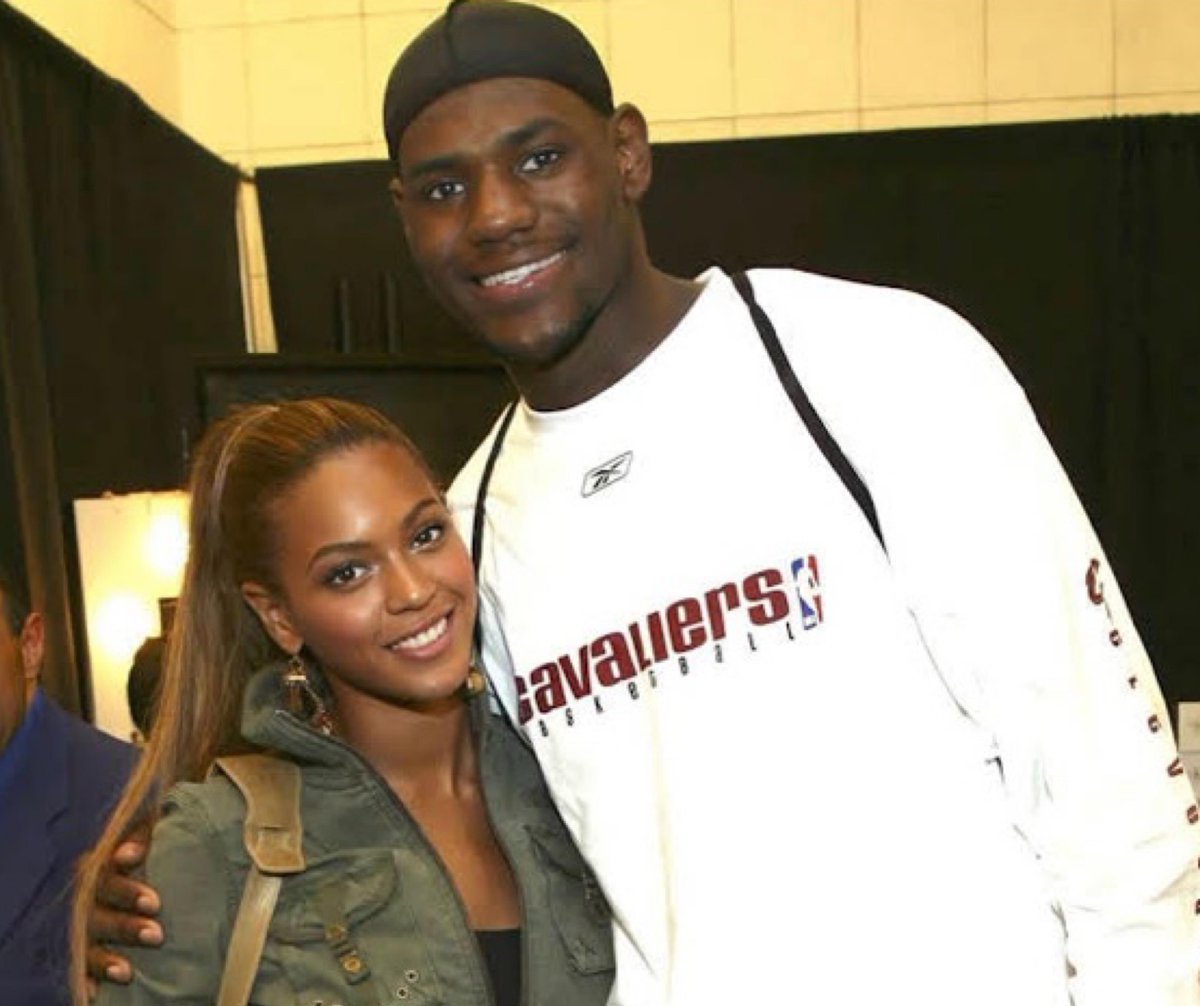 MaadyBK67's tweet image. I don’t fuck with YesJulez but tbh she ain’t the only one that has questionable interactions with Bron 🥴