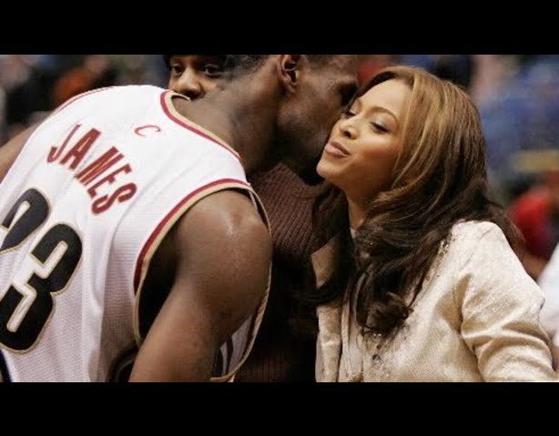 MaadyBK67's tweet image. I don’t fuck with YesJulez but tbh she ain’t the only one that has questionable interactions with Bron 🥴