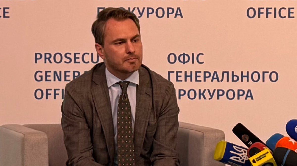 ukrpravda_news's tweet image. Кравченко про побиття працівників НАБУ під час обшуків: Відкрито кримінальне провадження pravda.com.ua/news/2025/07/2… via @ukrpravda_news