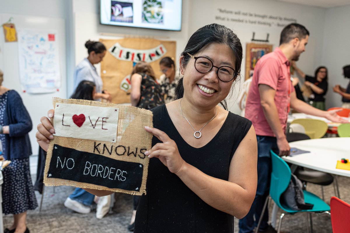 AFSEE_LSE's tweet image. AFSEE Fellows and staff had the opportunity to take part in a participatory embroidery workshop run by Dr Tanya Harmer and Gloria Miqueles during Module 4 🪡
 
The workshop explored the role art can play in communicating dissent and resistance during democratic crises ✊