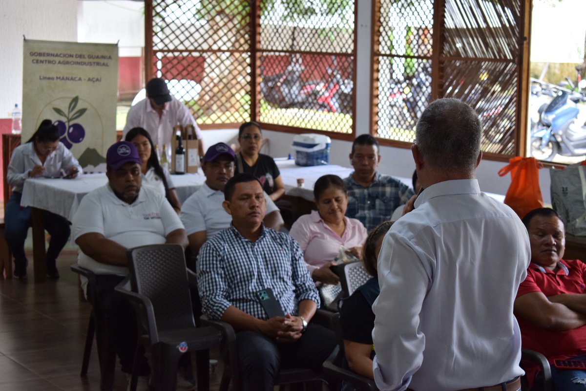 invimacolombia's tweet photo. 🌿El Invima te formaliza llegó a Inírida, Guainía. 🌾
Con la presencia del gobernador del departamento, Arnulfo Rivera, y la asistencia del Director de Operaciones Sanitarias del Invima, Johnny Corredor. https://t.co/IRoJ62GWSw
