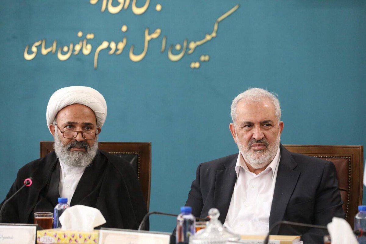 HermannSch2122's tweet image. 🔻وزیر نیرو: هزینه شیرینسازی و انتقال هر مترمکعب آب از دریا بیش از ۵ دلار است.
کسی هست که فقط وامهایی که بانکهای ایرانی در سوریه و عراق دادن و نتونستن حتی قسط اونرو پس بگیرن رو حساب کنه که اینها برای آب مصرفی مردم اینجوری چرتکه نندازن؟!