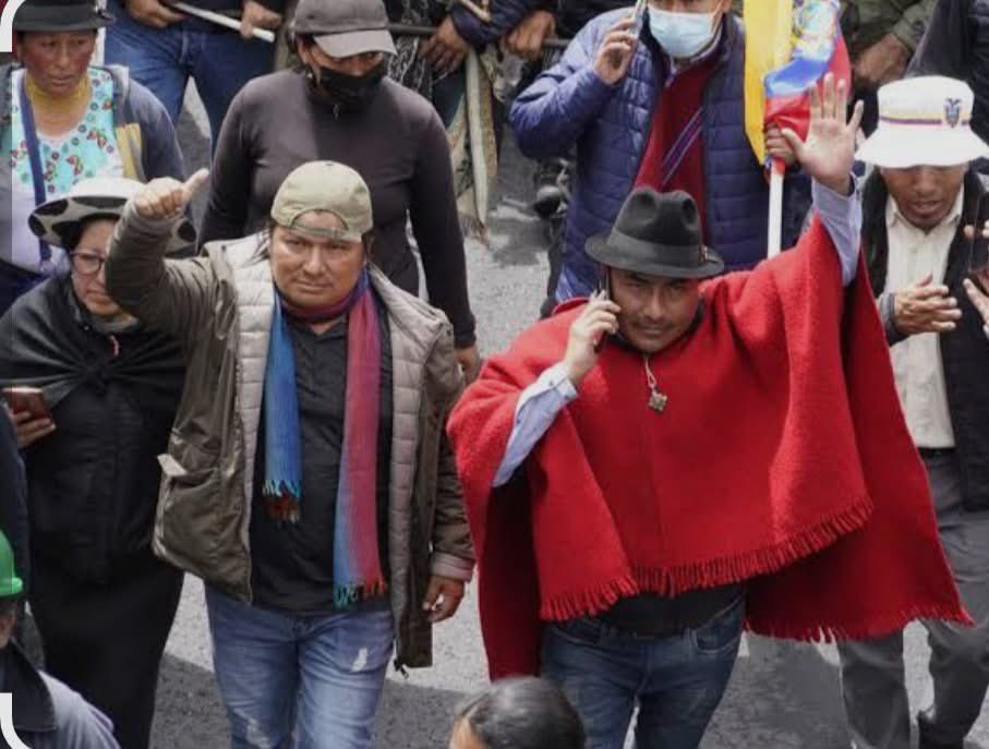 LancerosDigital's tweet image. .@marlonvargas76 Presidente electo de la @CONAIE_Ecuador recibió las felicitaciones del presidente saliente de la organización nacional @LeonidasIzaEc
El 28 de Julio se prevé la transición entre los consejos entrante y saliente previo a la posesión prevista para el 9 de Agosto