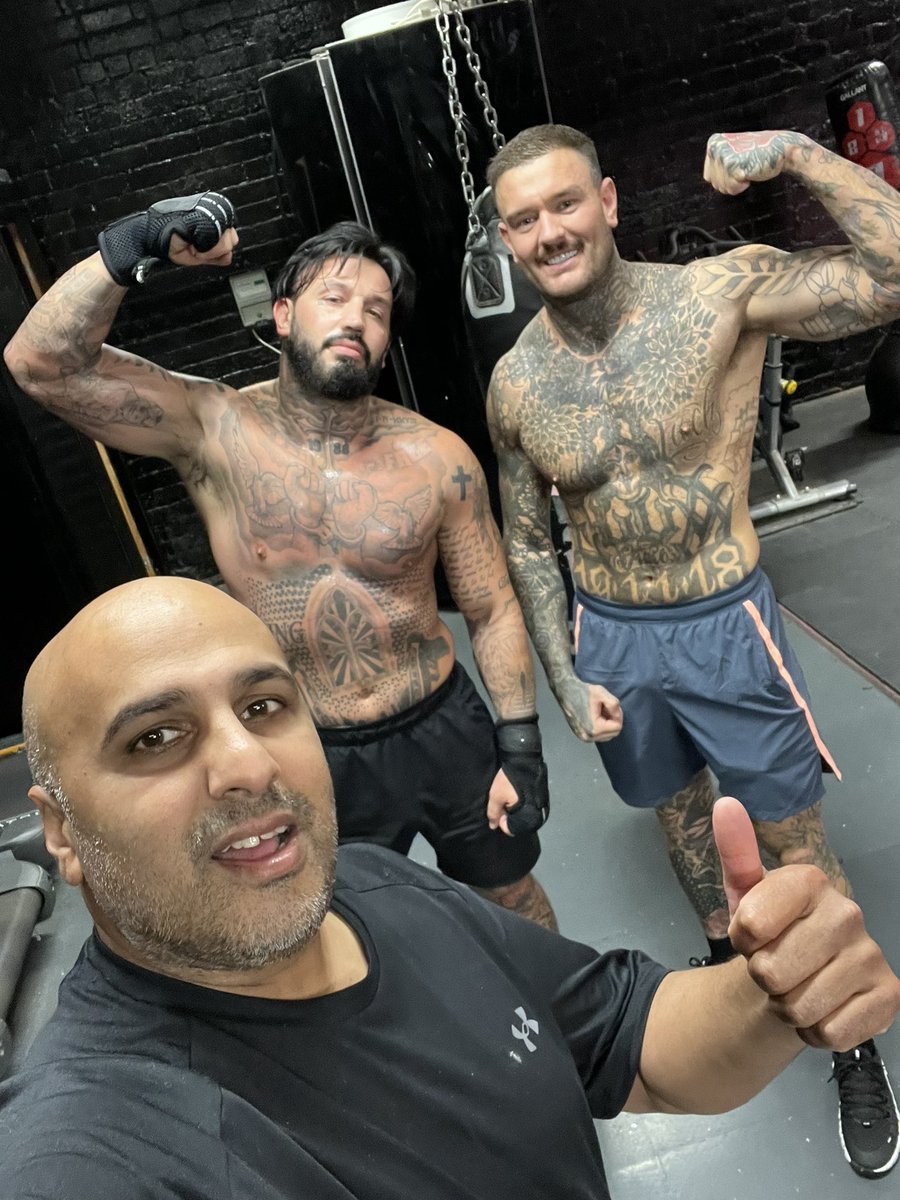 markseegobin's tweet image. Thursday sessions
6am till 7am “Monday to Friday” £5
12pm till 1pm “Tuesday and Thursday” £5
Circuit training, bag station, pad work and full use of the gym “resistance and cardio”
All sessions are mixed
TJ’s Evolve Boxing Gym, MorleyLS27 0QH #boxing #fitness #gym
