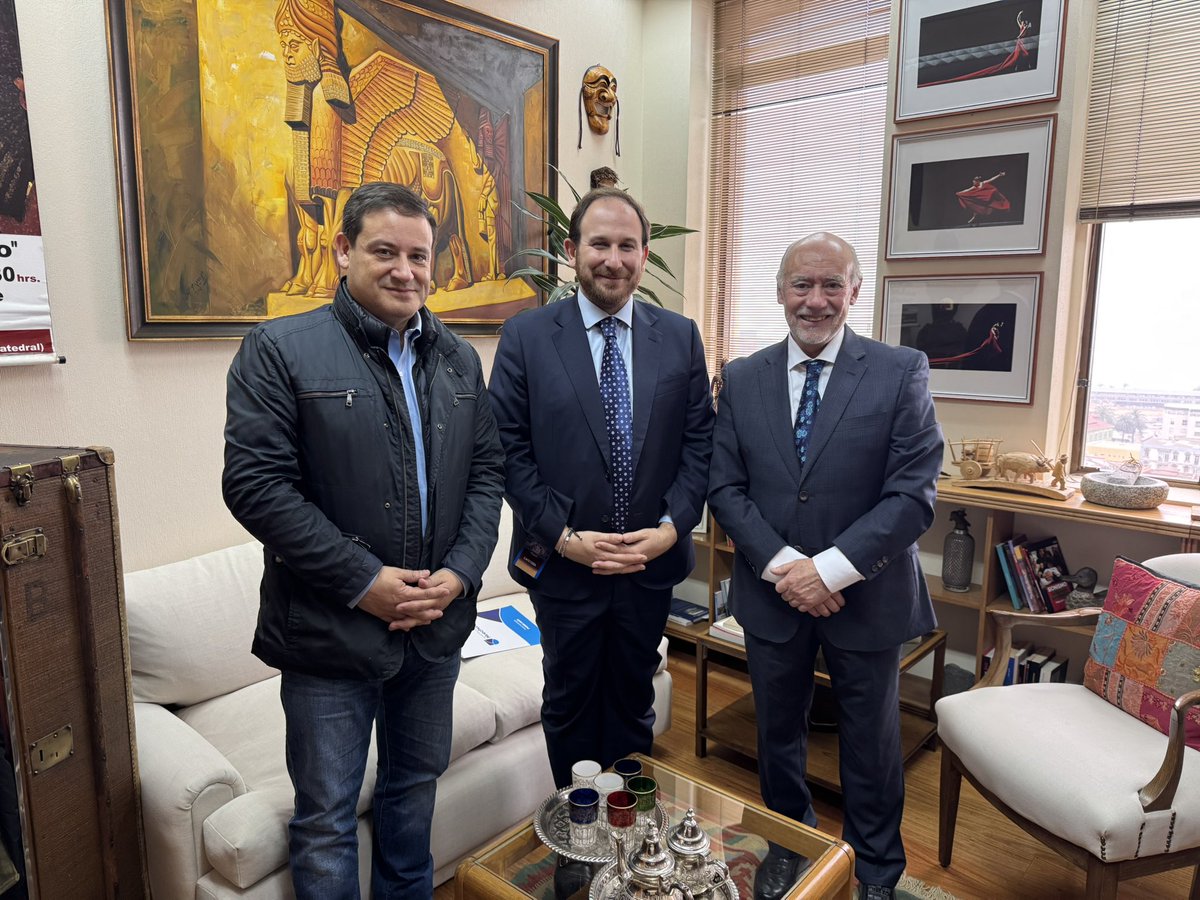 Maximiliano Luksic (@mluksiclederer) on Twitter photo ¡Seguimos sumando fuerzas para que
se tome acción por la crisis en Salud! 💪🏽🏥
Nos reunimos con los pdtes de la comisión de Salud del <a href="/Senado_Chile/">Senado Chile</a> y la <a href="/Camara_cl/">Diputadas y Diputados de Chile</a> para presentar las propuestas que tenemos desde la <a href="/AChMChile/">AChM Asociación Chilena de Municipalidades</a> y abordamos las exigencias que planteamos los 8 ¡Seguimos sumando fuerzas para que
se tome acción por la crisis en Salud! 💪🏽🏥
Nos reunimos con los pdtes de la comisión de Salud del <a href="/Senado_Chile/">Senado Chile</a> y la <a href="/Camara_cl/">Diputadas y Diputados de Chile</a> para presentar las propuestas que tenemos desde la <a href="/AChMChile/">AChM Asociación Chilena de Municipalidades</a> y abordamos las exigencias que planteamos los 8