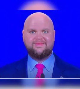 Bitch you look like an IRL JD Vance edit