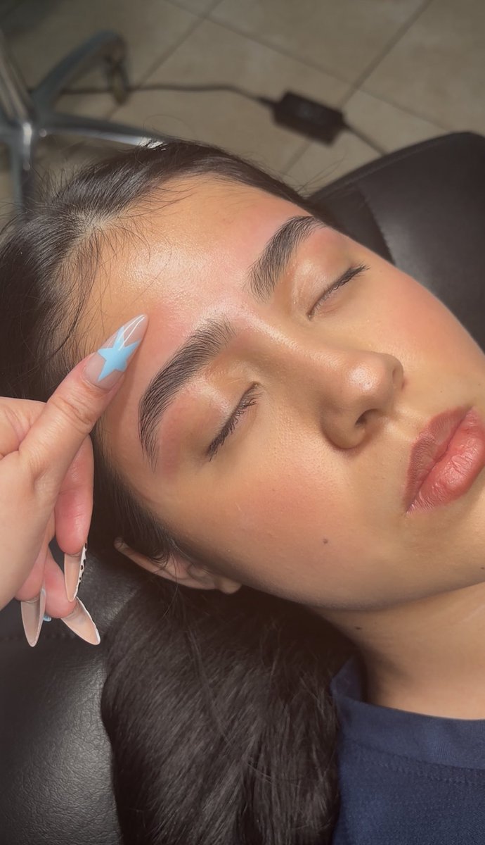 c3l3stial7's tweet photo. putting my small business out there again ✨😛 if you need a brow artist in the dfw come see me 🫶🏼 @ dallasluxbrows on ig 🤩 https://t.co/BAXGSKqSeU