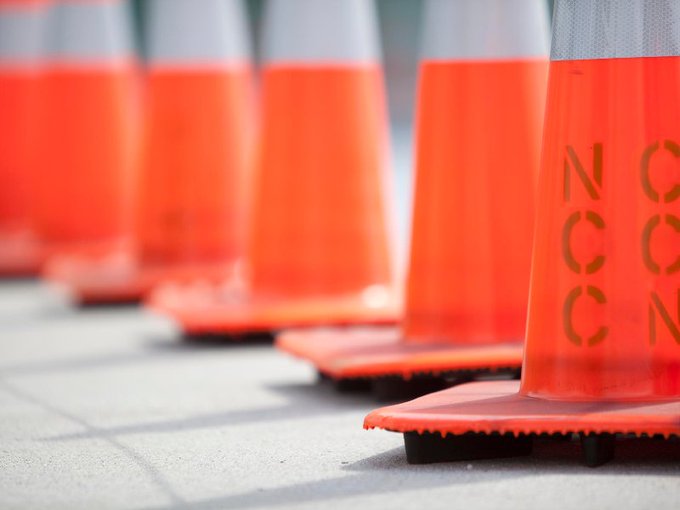 NCC_CCN's tweet image. Lane closure | Mackenzie Avenue

📆 July 24, 2025, from 9 am to 1 pm
📍 Southbound (right) lane of Mackenzie Avenue at the York Street steps crosswalk  
🚧 Light replacement work

For more info: ncc-ccn.gc.ca/closures/singl… | #OttTraffic
