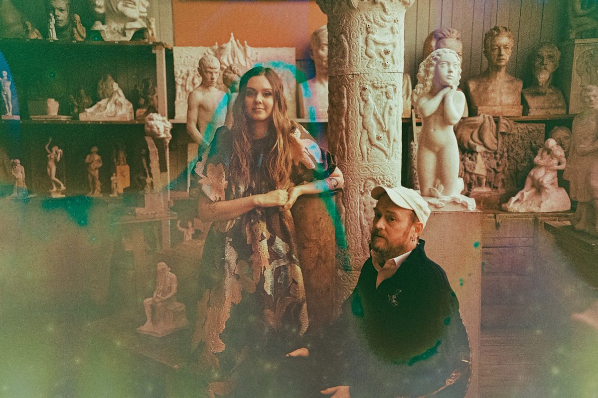 jamesyorkston's tweet image. Here's the next single! It's called Oh Light, Oh Light, and features Johanna Söderberg, with lovely 5-string fiddle from Ullis Gyllenberg x
From the album 'Songs For Nina and Johanna'
jamesyorkston.ffm.to/ohlightohlight…