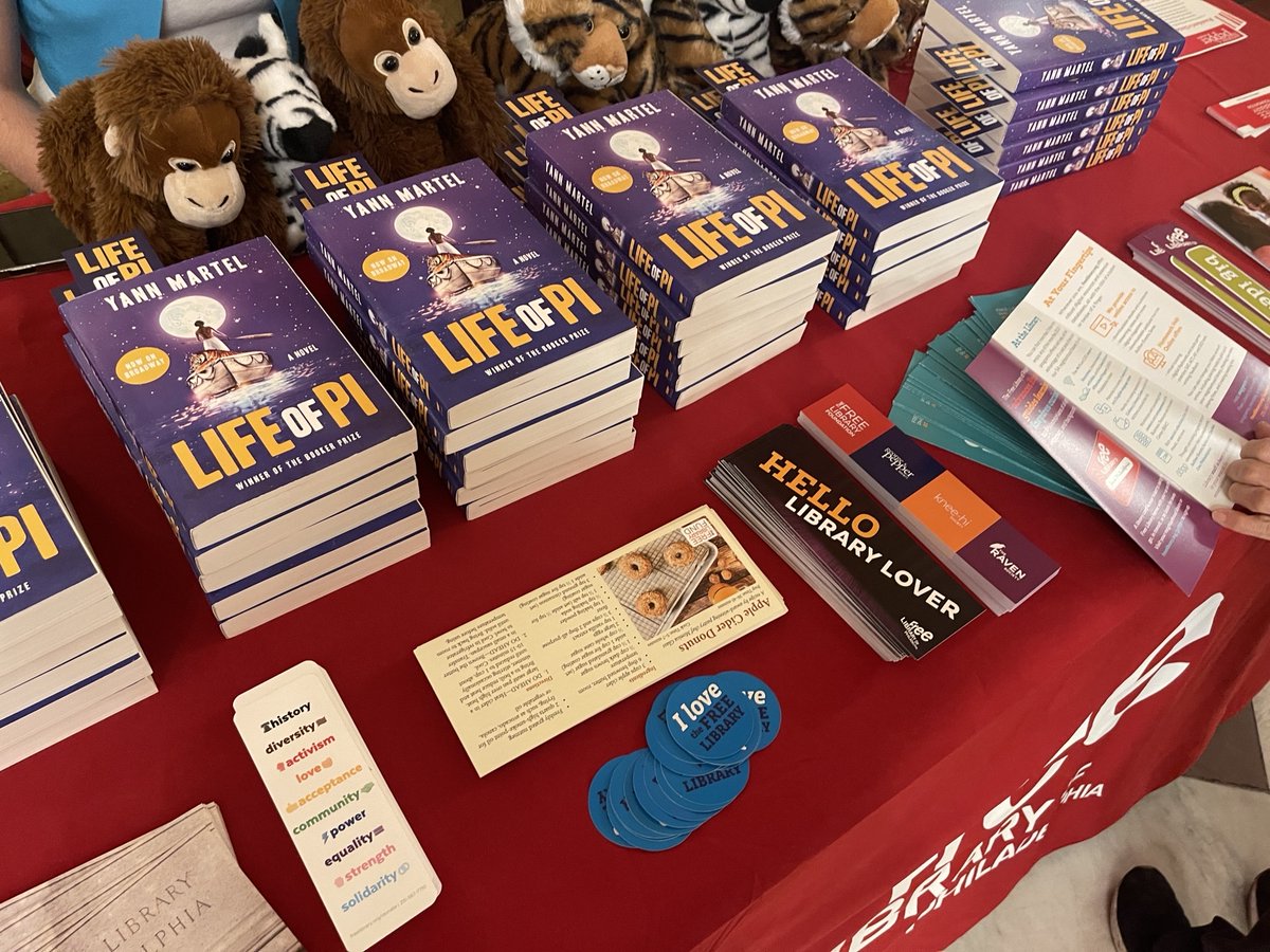 FreeLibraryFdn's tweet image. Thank you @ensembleartsphl for an unforgettable Life of Pi performance and for partnering with the Free Library of Philadelphia Foundation!
We had a blast giving away free books, bookmarks, stuffed animals, and stickers to everyone who stopped by our table! 🐅📚
