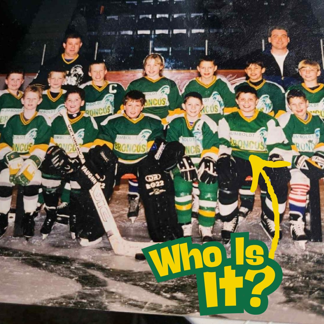 HumboldtBroncos's tweet image. WHO IS IT WEDNESDAY 🧐
Look at this little guy! These days, he’s the one leading the charge behind the Broncos bench.
Any guesses who this is?
BONUS POINTS if you can name anyone else in the photo! 👀👇
#WhoIsItWednesday #BroncosPride #FromKidToCoach