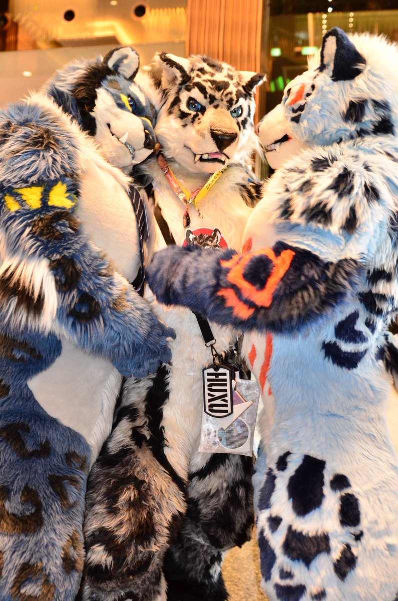 Hmm both brothers are so cute… #UTFG2025 
📸: <a href="/boy2wolf/">Wolfy (幼狼)</a>
✂️: <a href="/tropictora/">Tropictora</a>