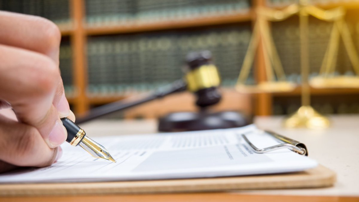 On June 4, 2025, Colorado signed Senate Bill 25-126 into law, adopting the Uniform Antitrust Pre-Merger Notification Act. Taft/Sherman &amp; Howard M&amp;A attorney Lyle Wallace breaks down the impact this new law will have on businesses in Colorado here: bit.ly/3IJrTM0
