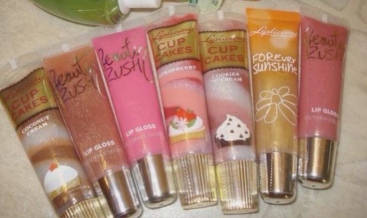 mystical_aries's tweet image. girls just want lipglosses that makes our lips taste and smell good