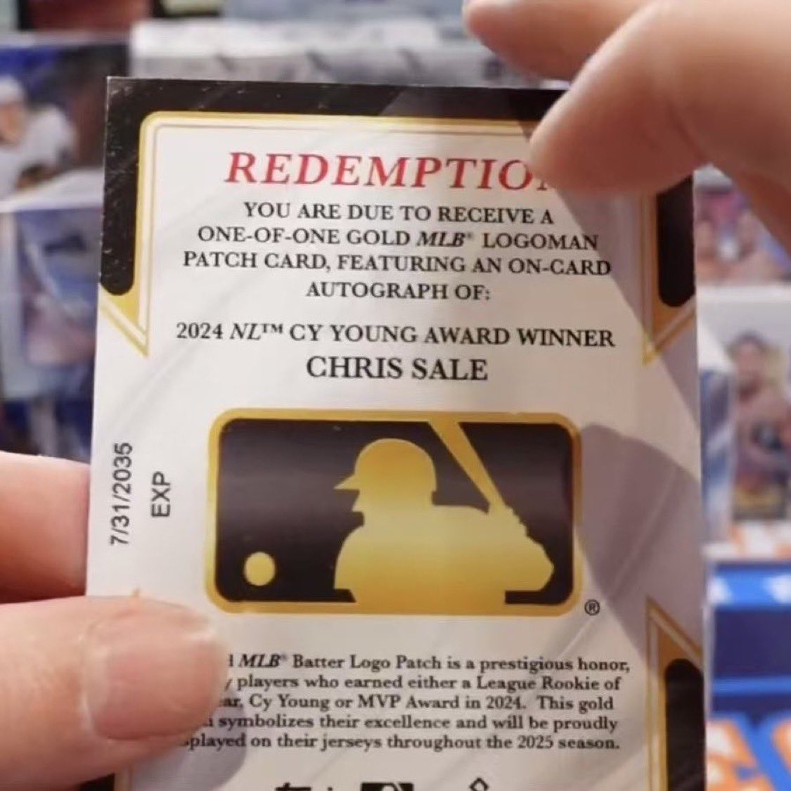 gurucollects's tweet image. One of Topps Chrome’s BIGGEST chases has been pulled!
@Topps reported that the Chris Sale Gold Logoman Auto redemption was pulled in Beijing.