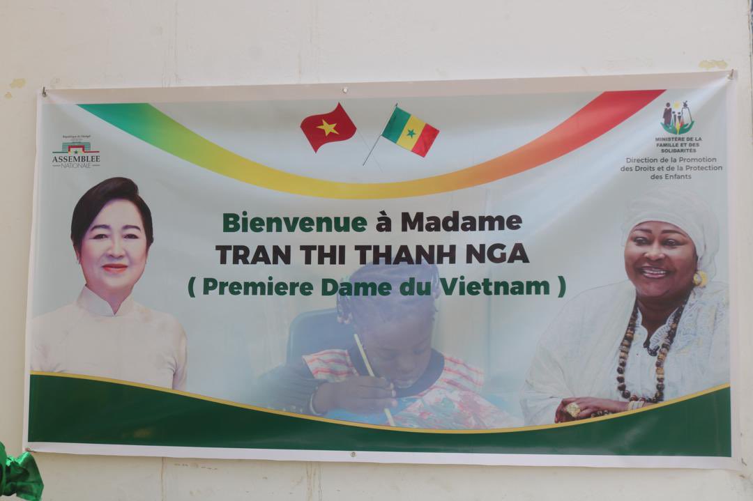 mfsgouvsn's tweet image. Dans le cadre de la coopération entre le Sénégal et le Vietnam, notre pays accueille, du 22 au 24 juillet 2025, Son Excellence Monsieur Trần Thanh Mẫn, Président de l’Assemblée nationale du Vietnam, accompagné de son épouse, pour une visite officielle à Dakar.
#Senegal