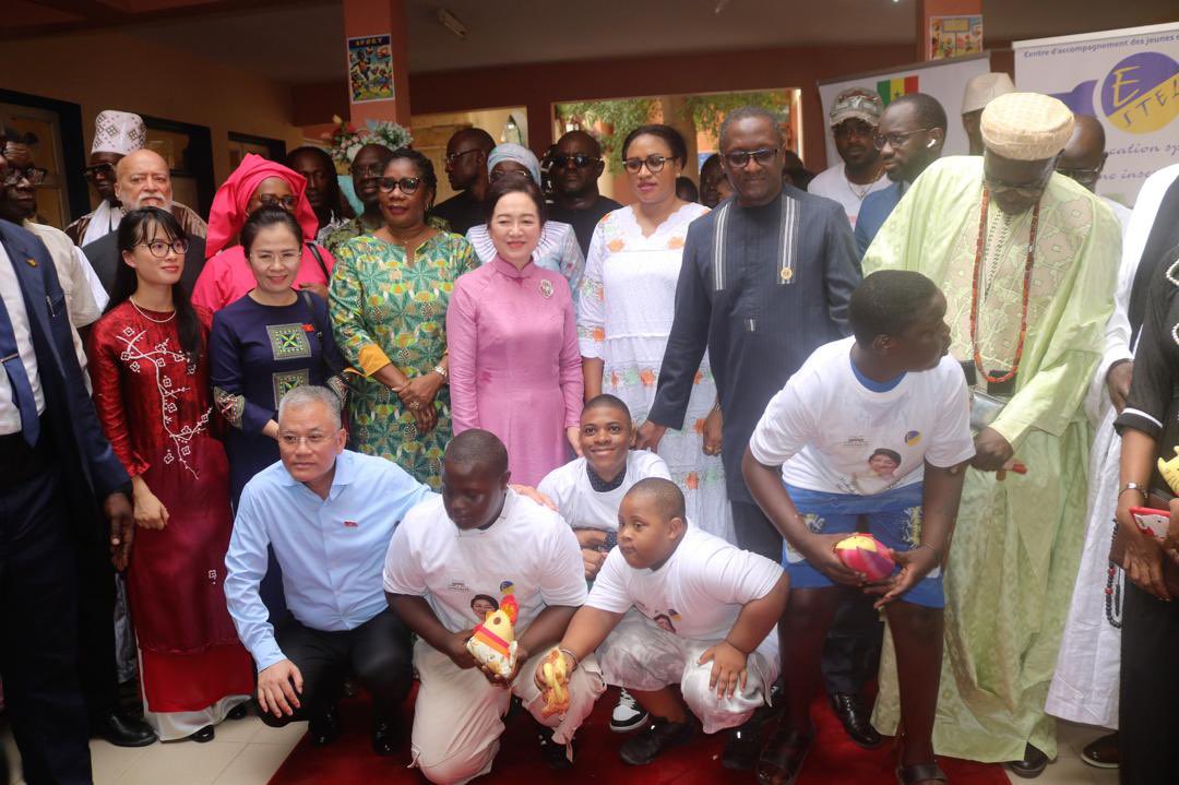 mfsgouvsn's tweet image. Dans le cadre de la coopération entre le Sénégal et le Vietnam, notre pays accueille, du 22 au 24 juillet 2025, Son Excellence Monsieur Trần Thanh Mẫn, Président de l’Assemblée nationale du Vietnam, accompagné de son épouse, pour une visite officielle à Dakar.
#Senegal