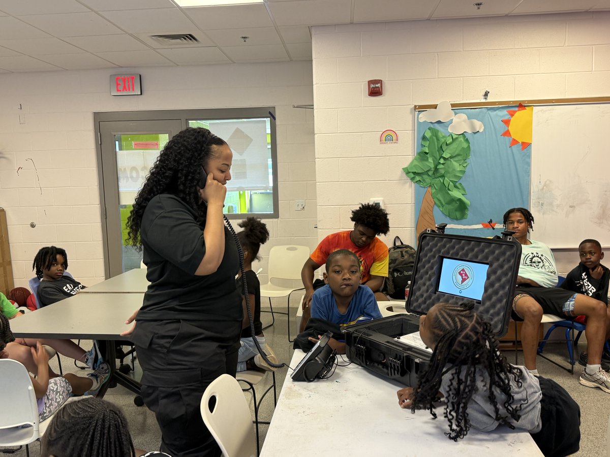 OUC_DC's tweet image. DPR x OUC Summer Enhancement programming is underway!
All summer long, OUC is visiting @DCDPR Summer Camps across #All8Wards to teach our youngest residents how and when to call 911.
📍Barry Farm Recreation Center