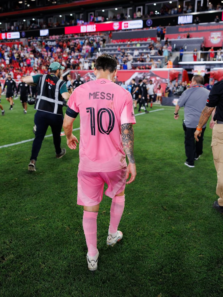 Intermiamicfhub's tweet image. 🚨I really don’t get all the fuss about Messi skipping the @MLS All-Star Game.
The man is 38, hasn’t had any rest in the past two months, and there’s a packed schedule ahead with the Leagues Cup. This is literally his only break — and you expect him to show up for a Mickey Mouse…