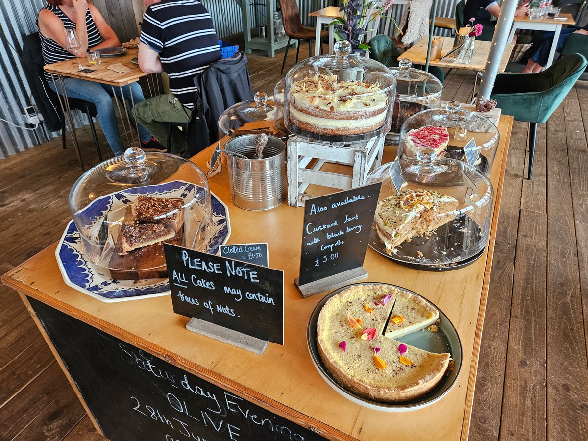 New on the blog - located in a tent at the back of a rather chichi looking industrial estate in the #Somerset village of Martock, the Olive Kitchen is no ordinary workers’ caff.
gourmetgorro.blogspot.com/2025/07/the-ol…