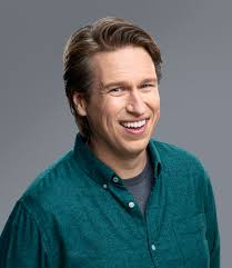 LouisMend's tweet image. You've never seen Wealdstone skipper Jack Cook and American comedian Pete Holmes in the same room have you.