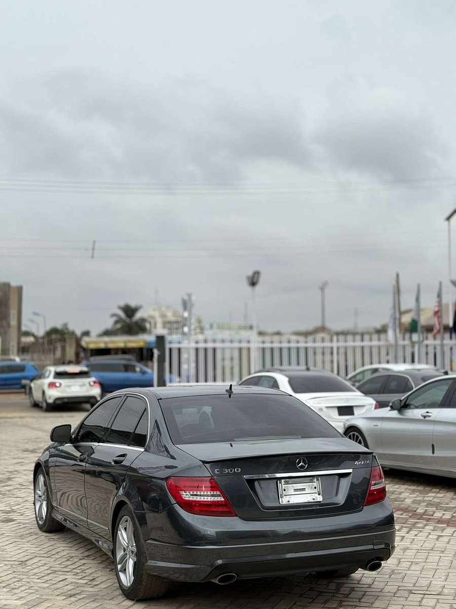 Automall_ng's tweet image. Distress sale!!
Extremely clean Mercedes Benz c300
2009 model
Price:6.5m
Duty: paid
Location: Abuja
Verydarkman
@abujastreets @__yellows
Retweet pls馃檹