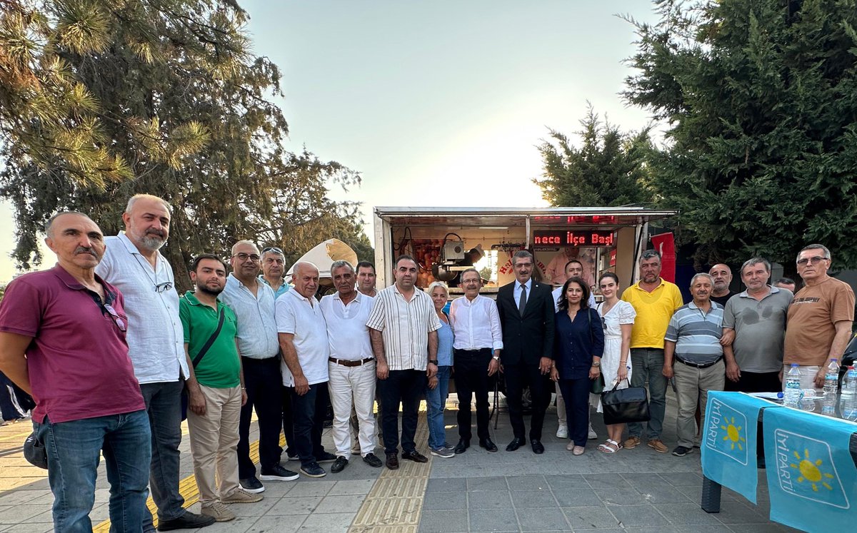 Şehitlerimizin aziz hatırasını yaşatmak amacıyla, Küçükçekmece İlçe Başkanlığımız tarafından düzenlenen Lokma İkramı programımıza İl Başkanımız Sn. Yücel Coşkun ve GİK üyelerimiz Özdemir Polat ve Şule Ersoy ile kıymetli başkanlarımız katılım sağladı.

Vatan uğruna can veren tüm
