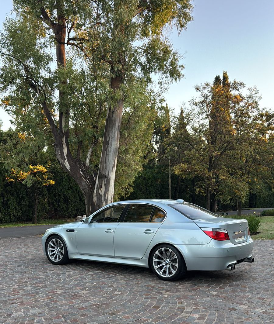 nicoschenquer's tweet image. Un amigo vende el que debe ser de los mejores M5 E60 del país en cuanto a mantenimiento. Metales hechos, todos los service en tiempo y forma obsesivo.
Full PPF, el mejor color, 107k km y lo liquida esta semana por u$s 58,000.
Si les interesa, me mandan MP y les paso su wp💬
Bye